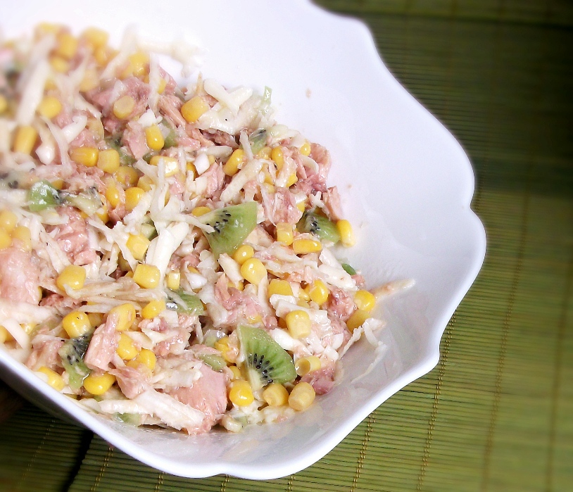 Салат с тунцом