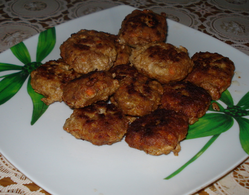 Котлеты из кролика с грибами