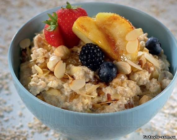 Овсяная каша с сухофруктами